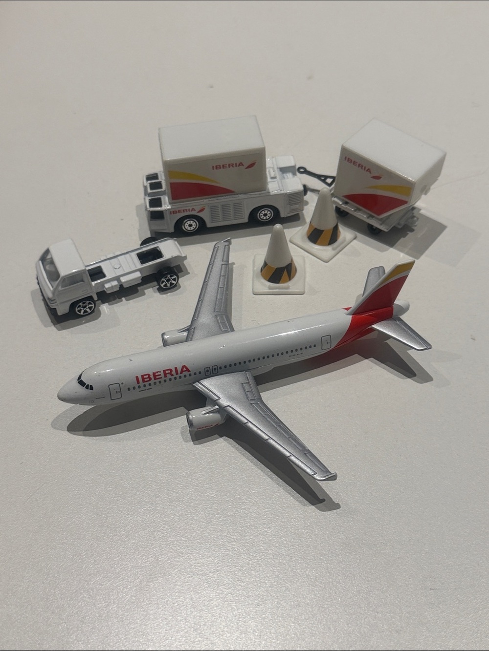 Iberia Toy Airplane Die Cast Playset – White, Silver & Red